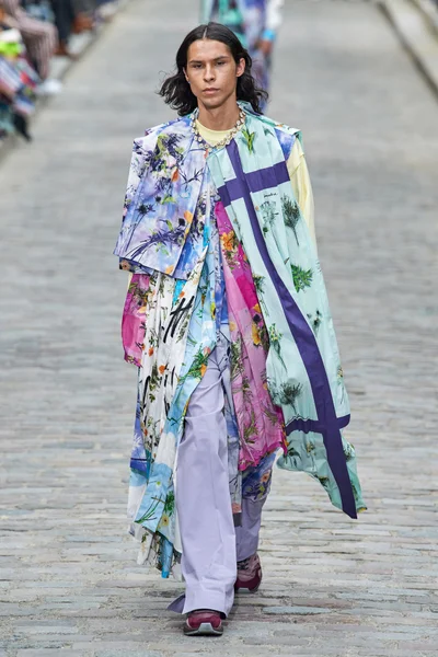 Look 17